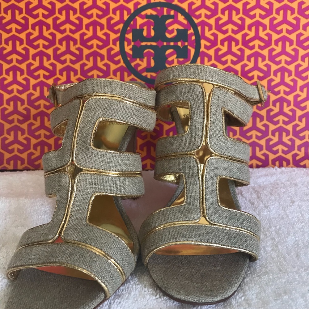 Tory Burch gold lined high heel pump.